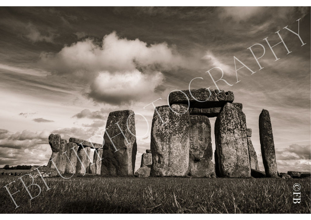 Stonehenge Black and White Wall Art – Timeless Monument Photography of England