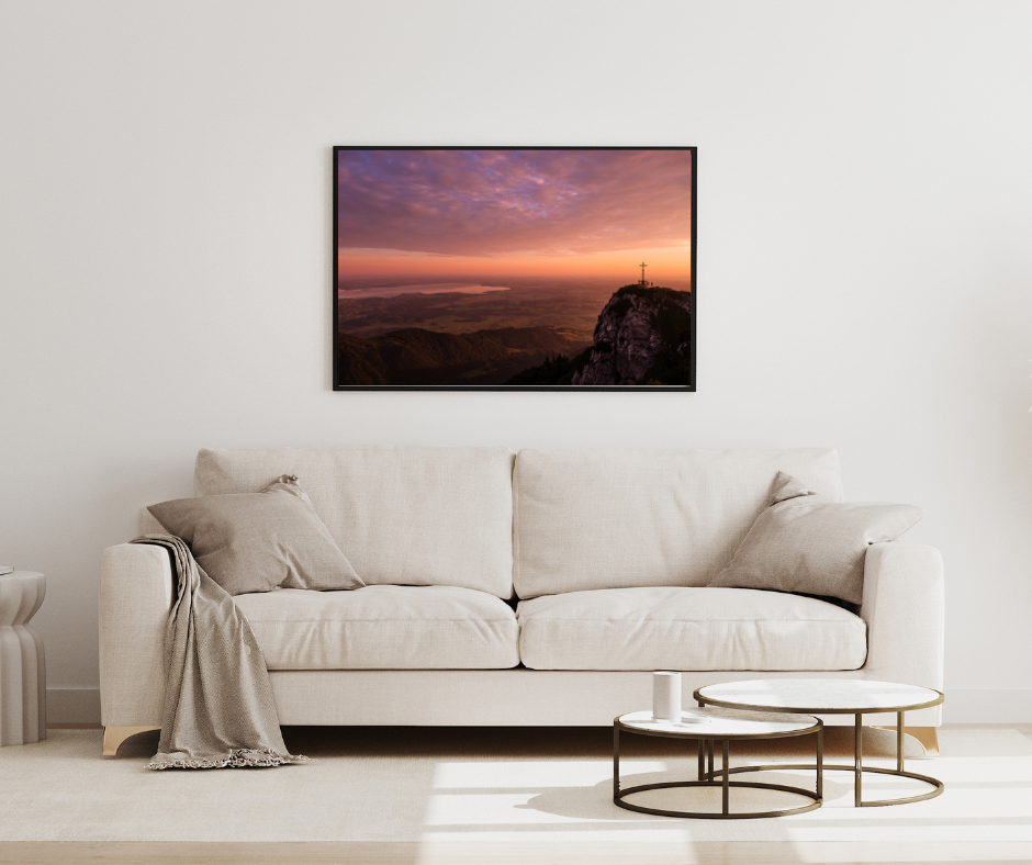 Gipfelmoment im Chiemgau – Fine Art Alpen Panorama | Sonnenaufgang & Kreuzblick zum Chiemsee – Bayern Natur Wandkunst