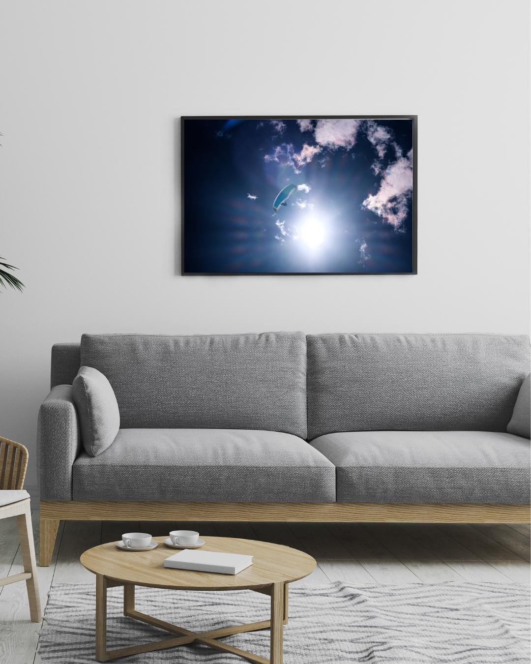 Gleitschirm gegen Sonnenlicht | Paragliding Fotografie mit Lichtstrahlen | Dramatisches Wandbild Himmel & Wolken