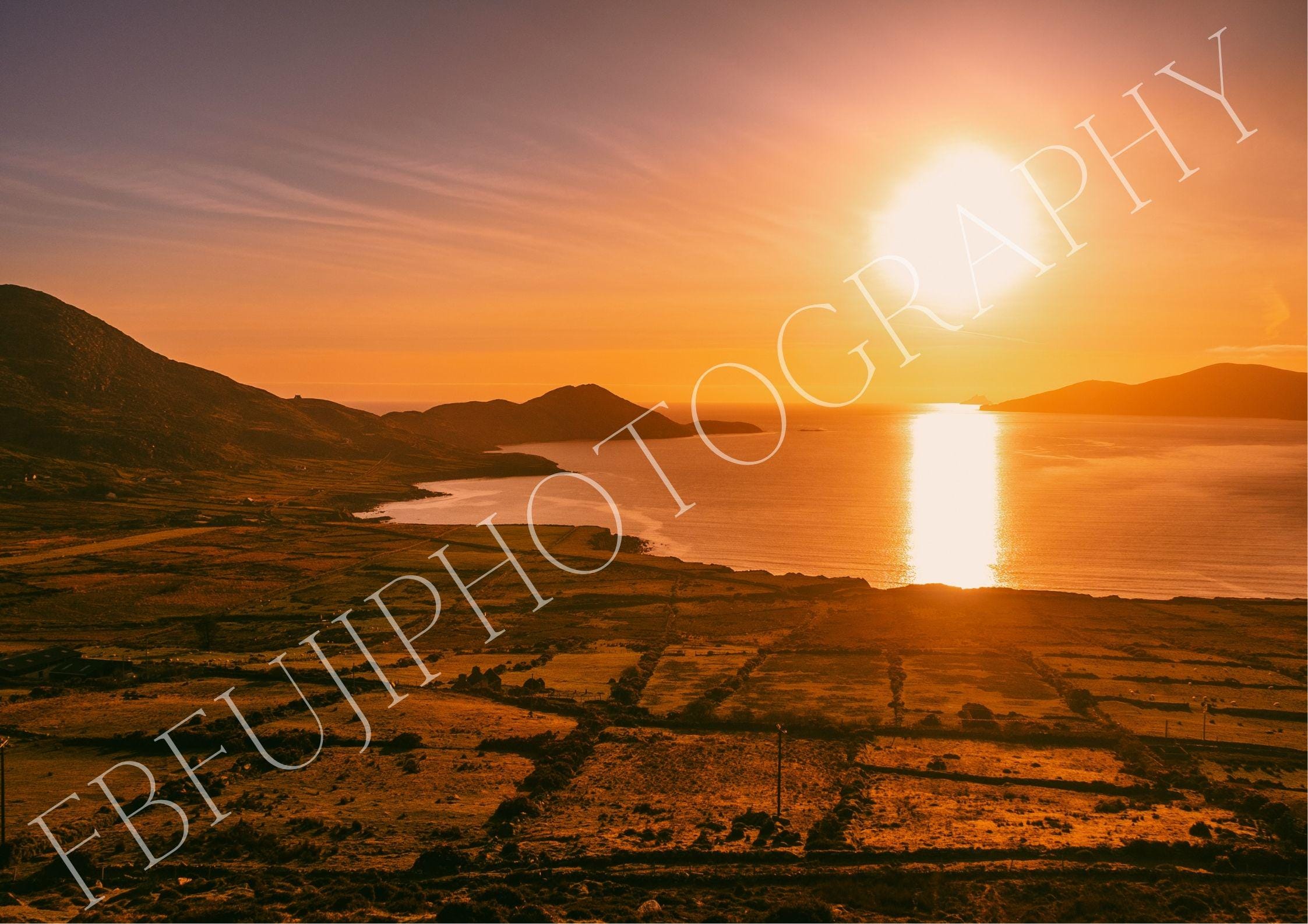 Mystische irische Küste bei Sonnenuntergang – Fine Art Fotografie | Natur- & Küstenlandschaft als Wandbild