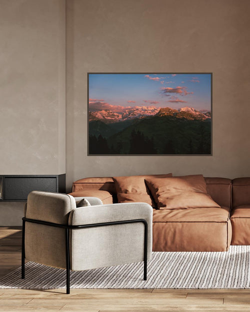 Alpenglühen Fotodruck | Sonnenuntergang über den Bergen | Landschaftsbild Alpen in Rosa & Gold | Panorama Wandbild Natur